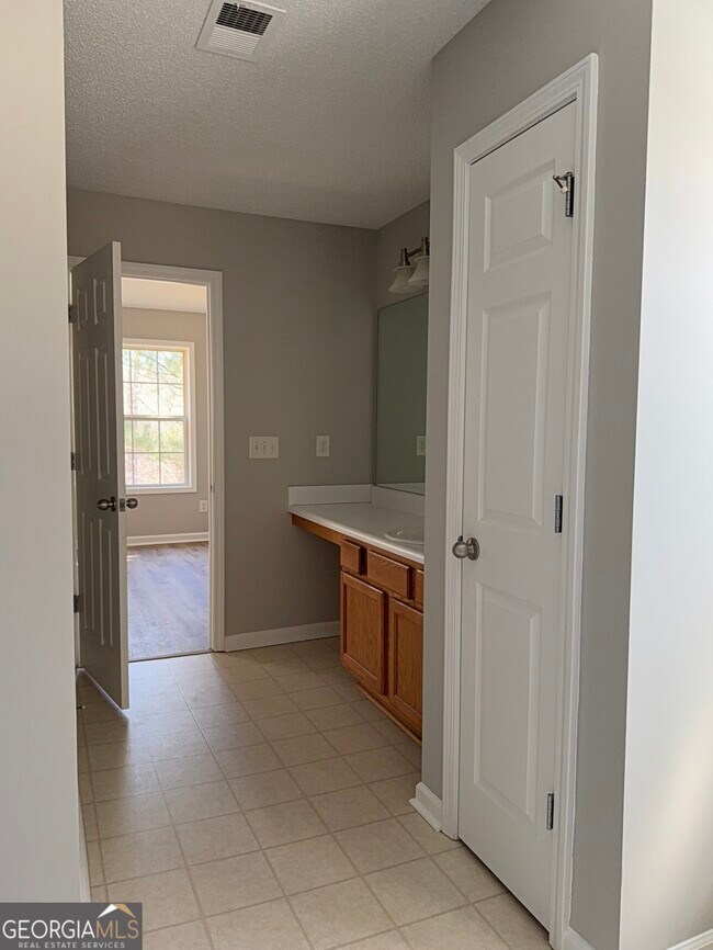 Building Photo - 273 Bainbridge Cir