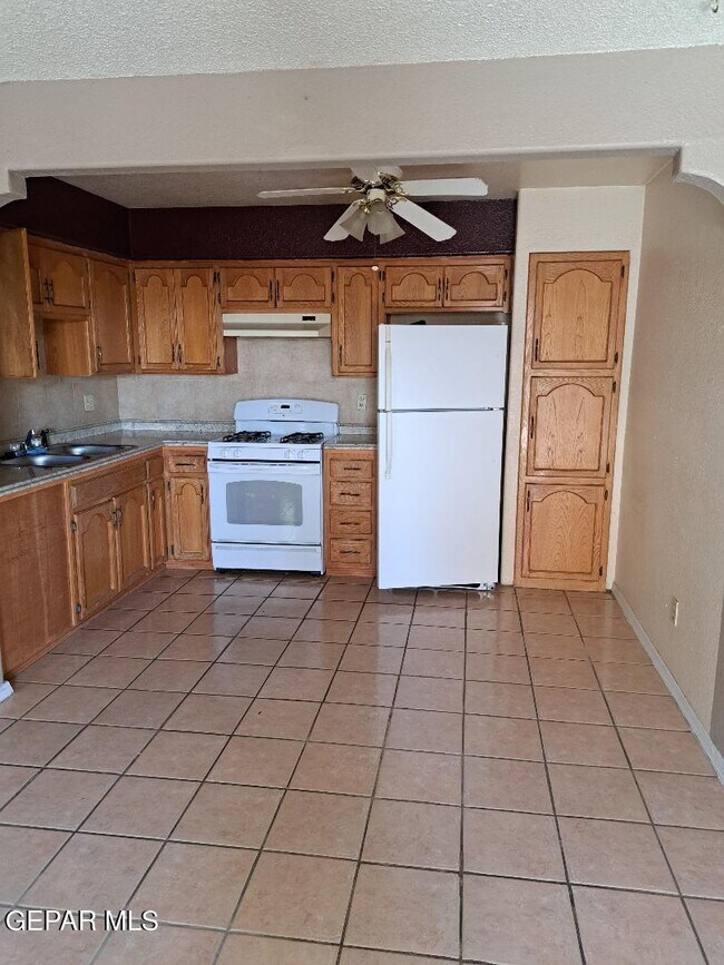 Building Photo - 1364 Trudy Elaine Dr