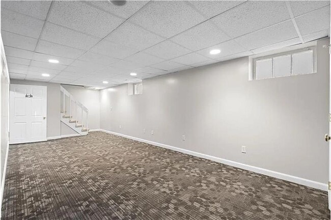 Building Photo - 88 Mink Rd