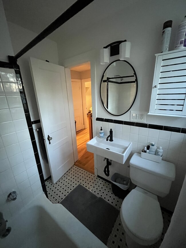 Building Photo - 7501 Three Chopt Rd