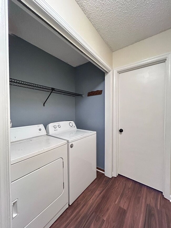Building Photo - Cozy 2-Bedroom Townhome in Virginia Beach ...