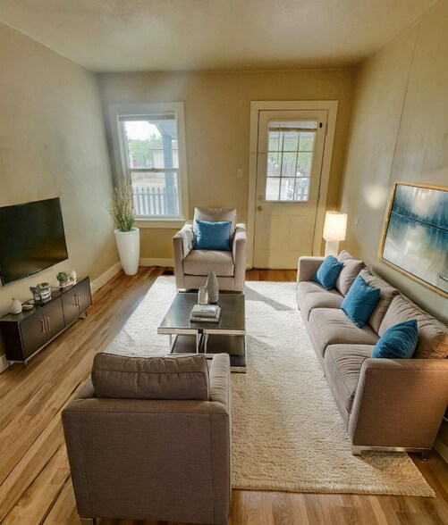 Building Photo - 2415 W Vermijo Ave