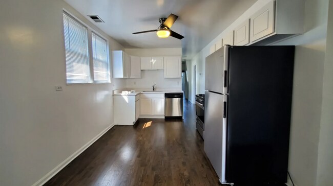 Building Photo - 3414 N Seeley Ave
