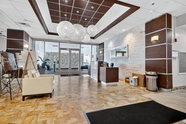 Building Photo - 9511 Collins Ave