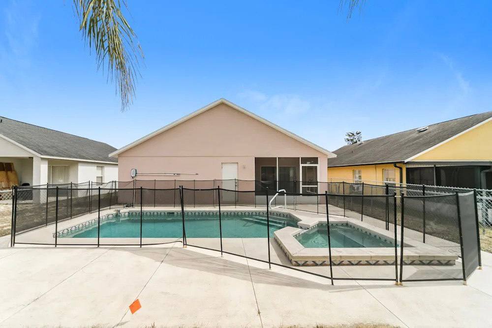 Building Photo - 236 Manoel Ln