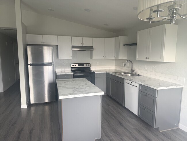 Building Photo - 3406 S Florida Ave