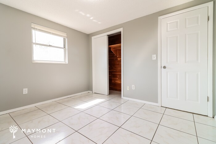 Building Photo - 3724 Redwood Dr