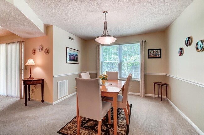 Dinning room - 9728 Timberview Ct