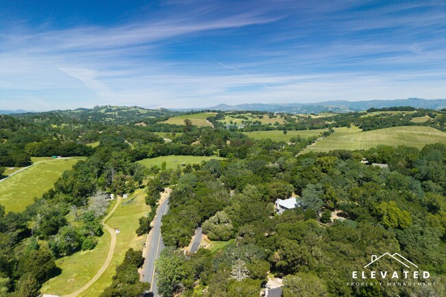 Building Photo - 9400 Chalk Hill Rd