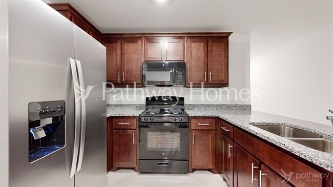 Building Photo - 1352 Plum Rd