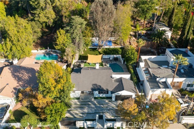 Building Photo - 5244 Vanalden Ave