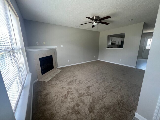 Building Photo - This property features 2 bedrooms and 2.5 bathrooms. Conveniently located near shopping centers, ...