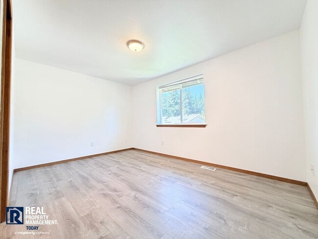 Building Photo - Swanson - 1317 (ADV only)