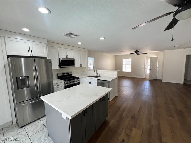 Building Photo - 616 High Grass Ct