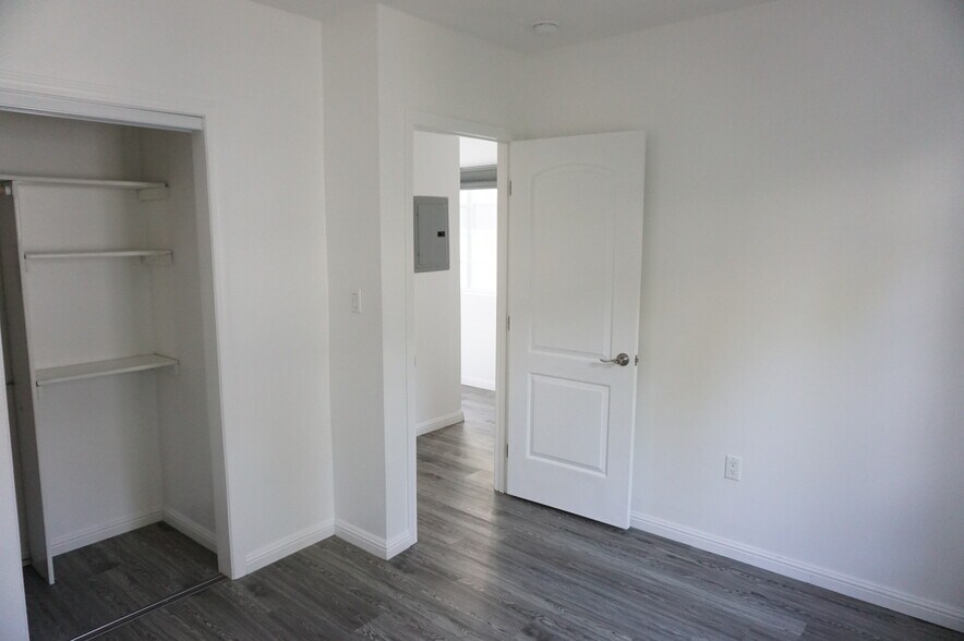 Building Photo - 14820 Devonshire St