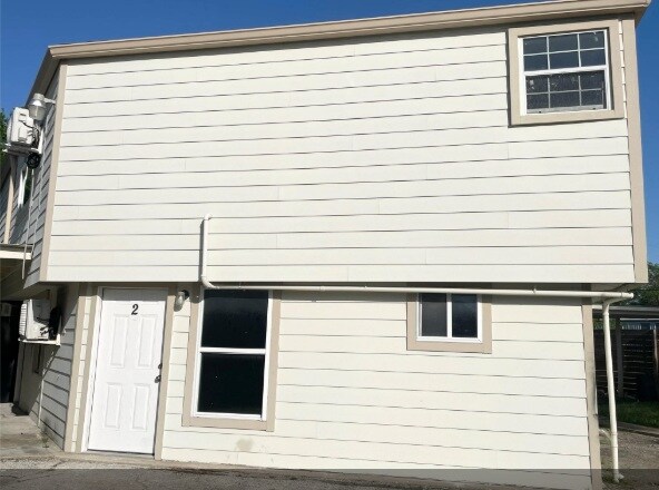 Building Photo - 7515 Bayway Dr