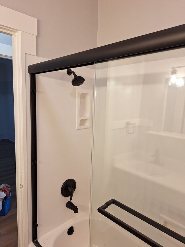 Building Photo - **Incredible 2 Bedroom, 1.5 Bath Home with a Fun Bonus Room!** Don’t miss out on this fantastic o...