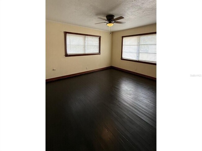 Building Photo - 13725 10th St