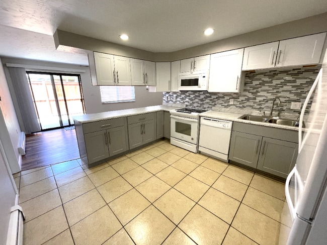 Building Photo - 1887 Independence St