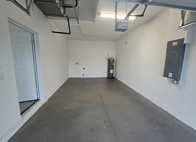 Building Photo - 4111 8th St SW