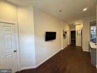 Building Photo - 1003 S 6th St