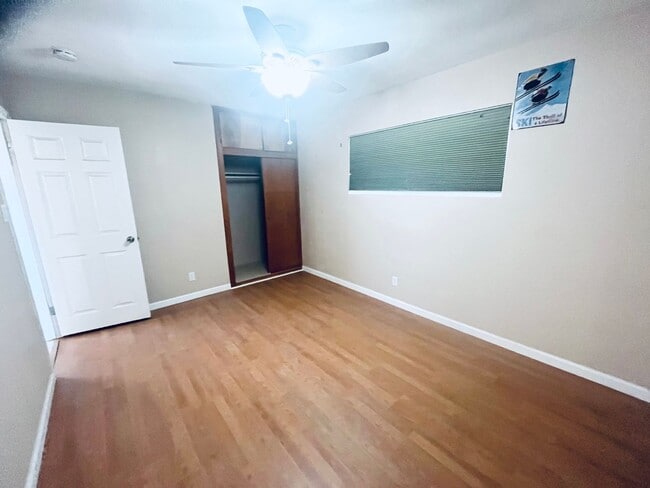 Building Photo - 2 Bedroom 1 Bathroom Home!