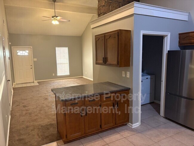 Building Photo - 3913 Oak Branch Cir E