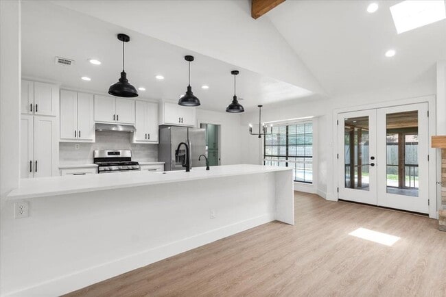 Building Photo - 7405 Attar Cove