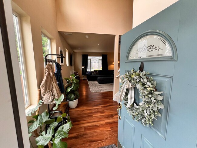 Building Photo - Spacious 3BR/2.5BA w/ Open Floor Plan, Fenced Yard, Office Nook & Garage