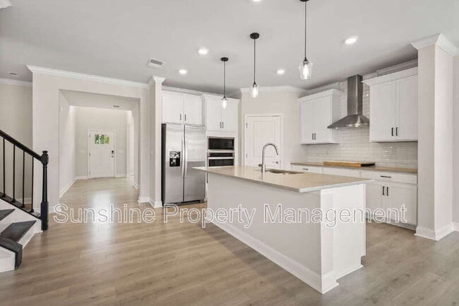 Building Photo - 113 Royal Black Heath