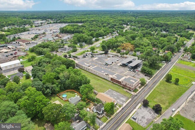 Building Photo - 134 S Main St