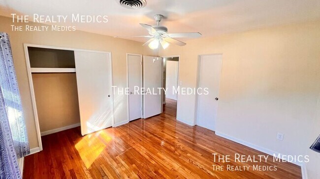 Building Photo - 2271 Northland Rd