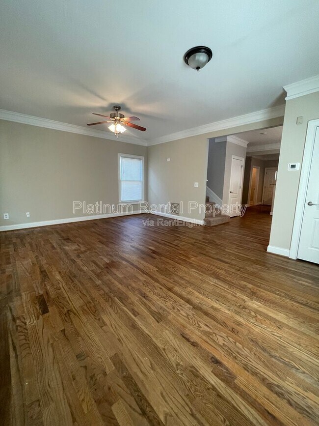 Building Photo - 750 Terry St SE