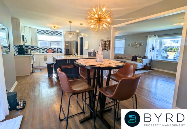 Building Photo - 4209 West End Dr