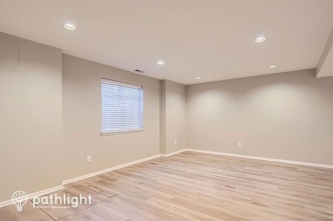 Building Photo - 8834 Copeland St