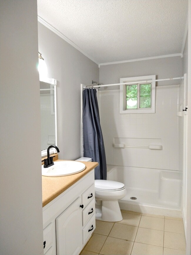 Building Photo - 128 Woodland Hills Dr