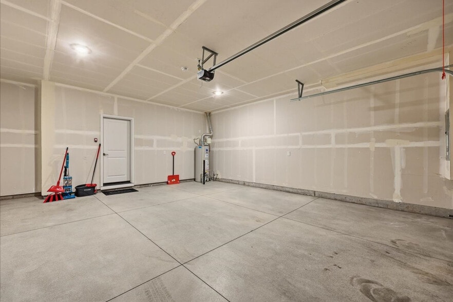 Building Photo - 4226 W Perspective St