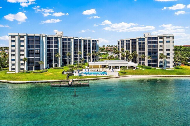 Building Photo - 19800 Sandpointe Bay Dr