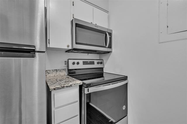 Building Photo - 4038 Ridglea Country Club Dr