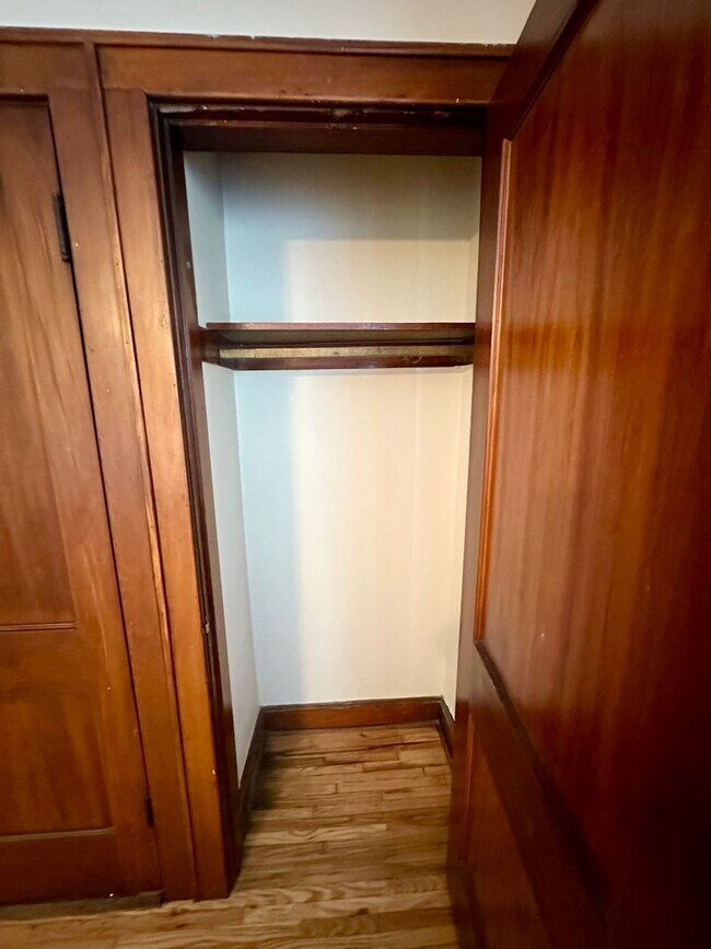 Building Photo - 24 W Tulane Rd