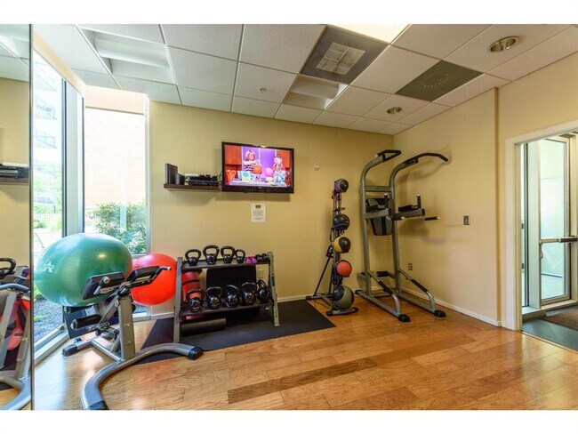 Building Photo - 1600 Barton Springs Rd