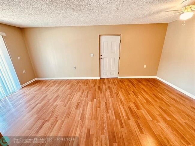 Building Photo - 1162 Lake Terry Dr