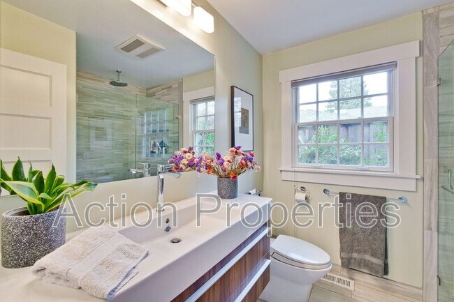 Building Photo - 714 Greer Rd