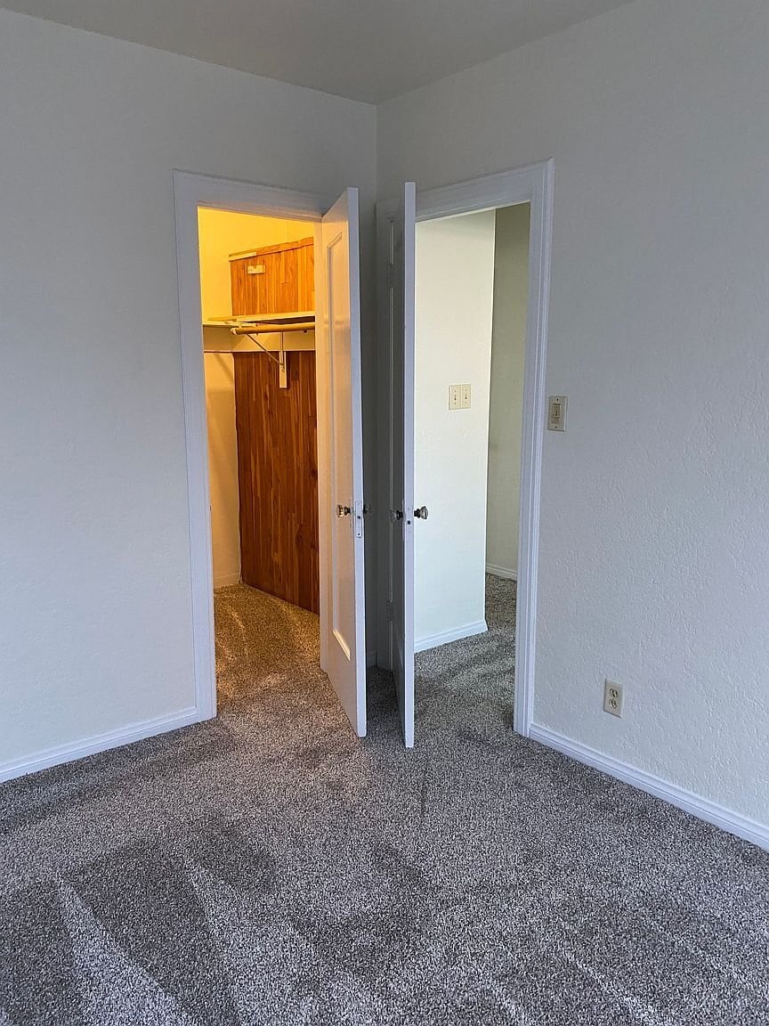 Building Photo - 400 Jefferson St