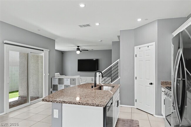 Building Photo - 10634 Sariah Skye Ave