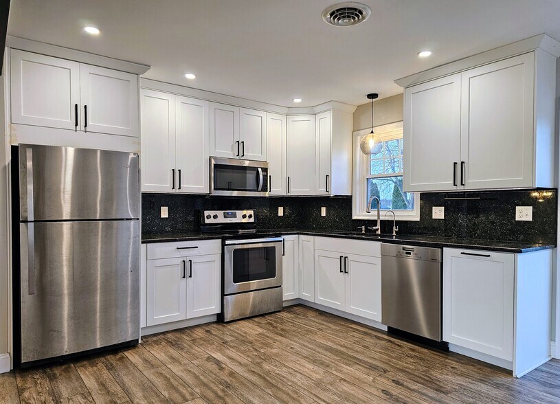 Building Photo - 55 Buchland Rd