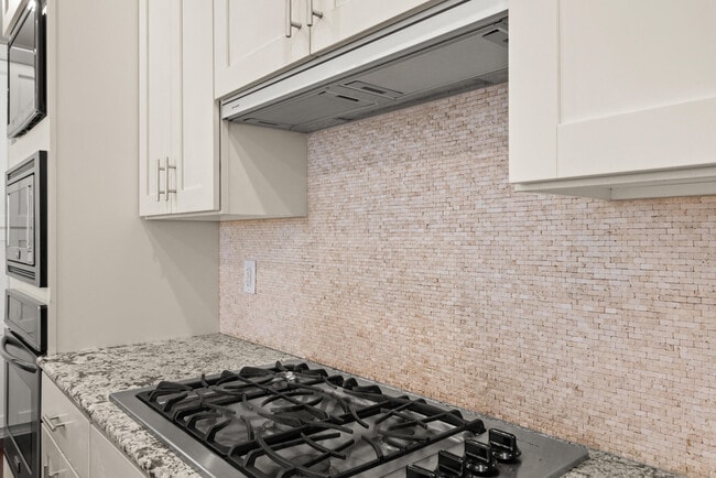 Building Photo - 916 Star of Danube Way