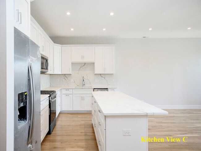 Building Photo - 6103 S Kenwood Ave