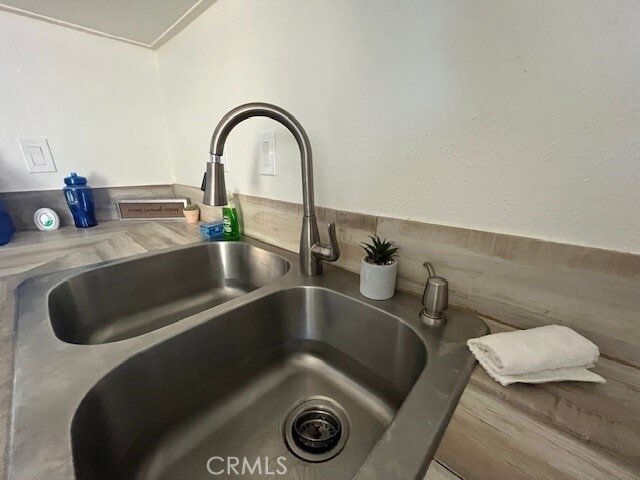 Building Photo - 45421 Sunset Ln