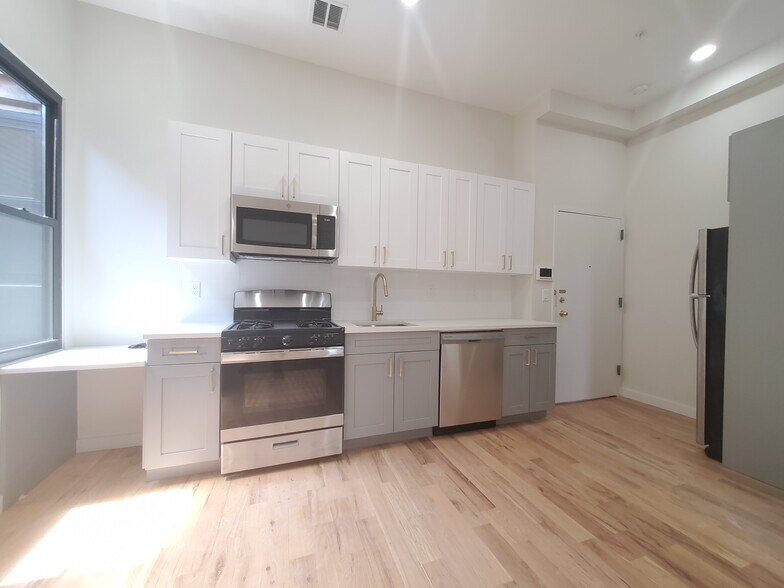 Building Photo - 141 Monticello Ave